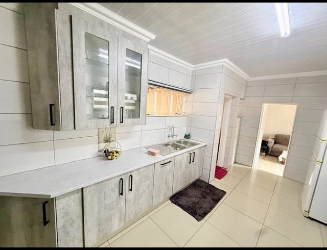 3 BEDROOM HOUSE FOR SALE IN VANDERBIJLPARK SE 6